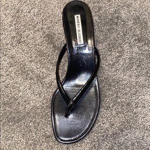 Black sandals with heel